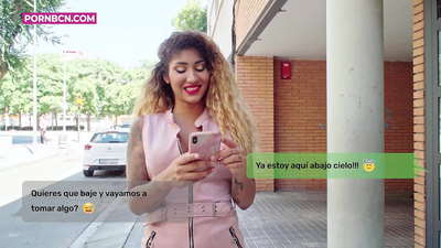 Untreue Ehefrau, die ihren jungen Liebhaber hart fickt, während ihr Mann arbeitet. Latina mit Titten und einem großen Arsch. Venus Aphrodite.